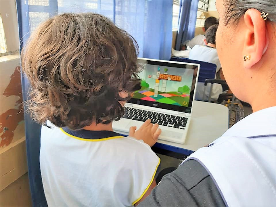 Alunos da Emef Lênio estão entusiasmados com as aulas de matemática usando a tecnologia