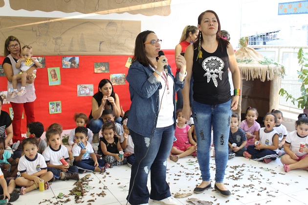 Para saber mais sobre a cultura indígena, Maternal Osmarinho recebe Integrantes da Aldeia Itakupê 