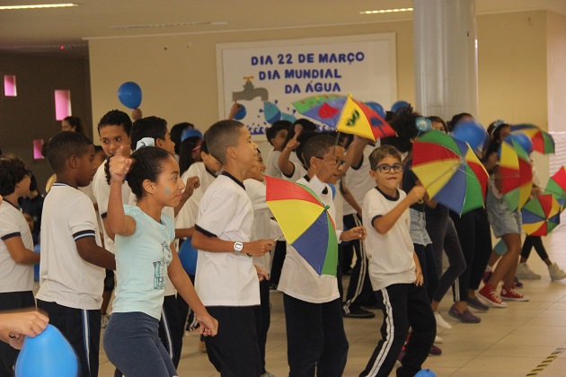 Dia Mundial da Água é celebrado com apresentações de alunos da Dorival Faria