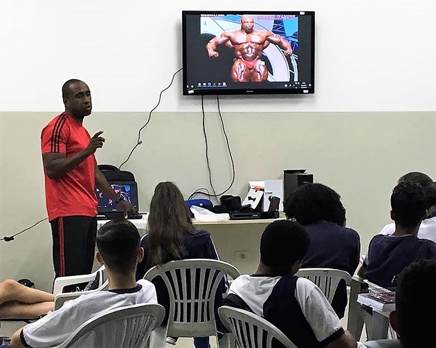 Estudantes da Emef João Tibúrcio têm aulas sobre distúrbios alimentares