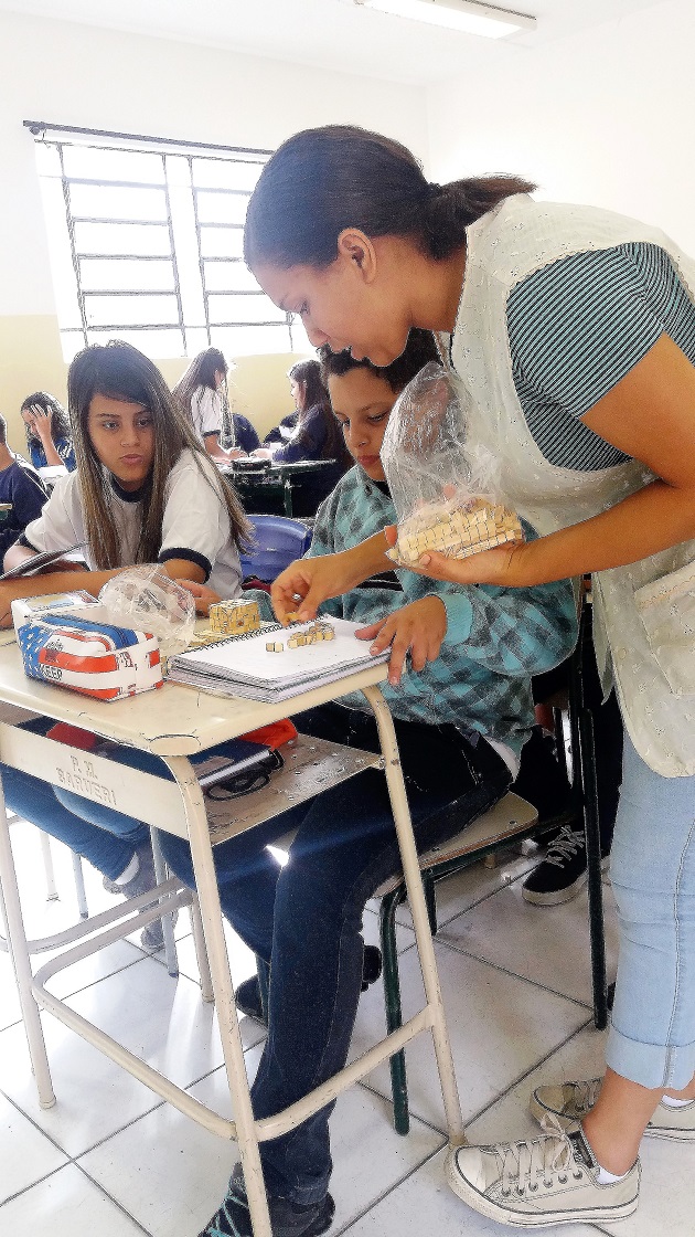 Alunos da Emef Camisão melhoram aprendizagem em aulas de matemática