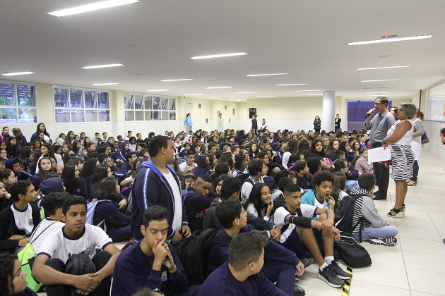 Entusiasmo e organização marcam início das aulas na rede de Barueri