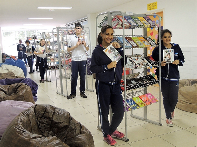 Estudantes da Ézio Berzaghi se entusiasmam com projeto “Corredor da Leitura”