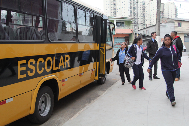 Ônibus do transporte escolar já estão em circulação