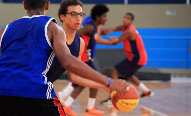 Parceria possibilita que estudantes integrem seletiva de vôlei e basquete 