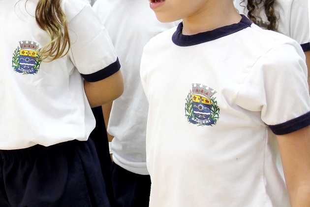 Uniformes já chegaram e serão entregues no primeiro dia de aula