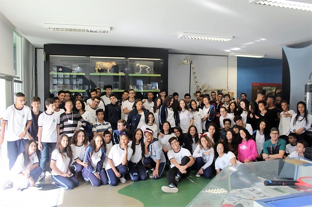 Alunos da Sidney Santucci visitam USP e conhecem mais sobre geologia e preservação ambiental