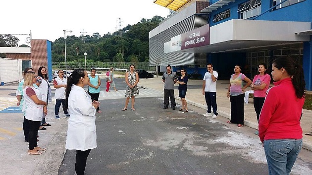 Mães de crianças da Maternal do Jardim Líbano participam de atividades físicas