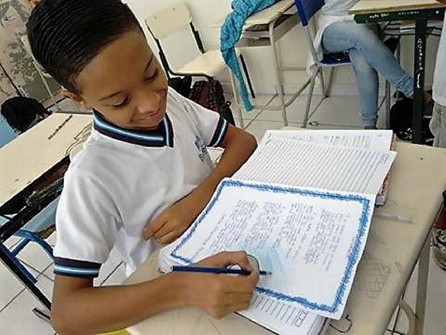 Júlio Gomes Camisão lembra o Dia Mundial da Poesia