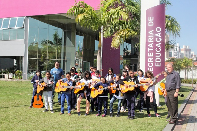 Projeto “Música ao Ar Livre” incentiva e estimula aprendizagem dos alunos da rede